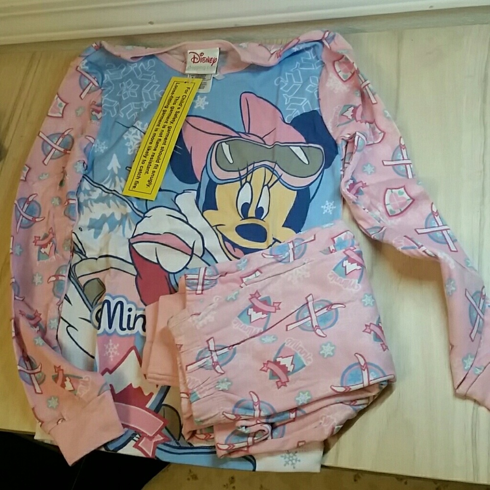 Minnie Mouse Skiing Pajama Set